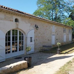 Villa Le Clos De Fanny - Belle Longere Charentaise Burie Exterior photo