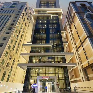 Hotel Hampton By Hilton Doha Old Town Exterior photo