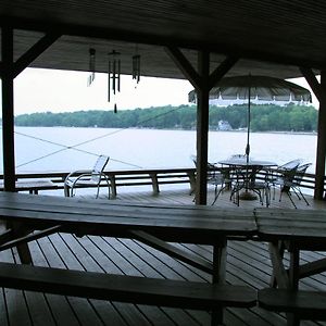 Villa Cabin Chalet - Breathtaking Cabin In Laurel Island East Hampton Exterior photo