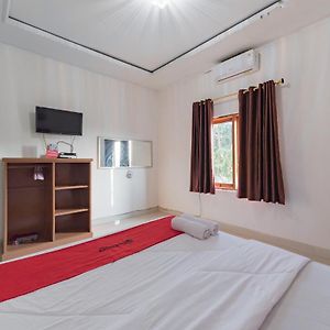 Hotel Reddoorz Near Ciletuh Sukabumi Cilowa Exterior photo