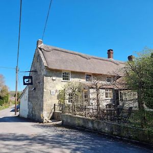 Hotel The Forester Shaftesbury Exterior photo