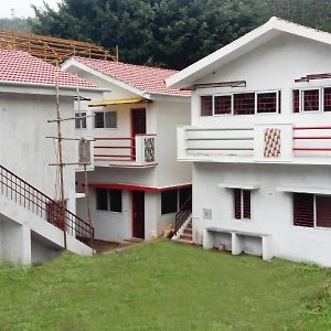 Hotel Five Laurels Yercaud Exterior photo