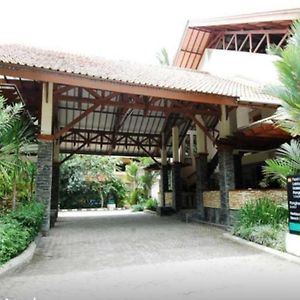Horison Resort Pondok Layung Anyer Serang Exterior photo