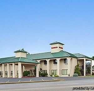 Hotel Baymont By Wyndham Johnson Stadt Exterior photo