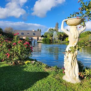 Bed and Breakfast Domaine Du D-Day Saint-Come-du-Mont Exterior photo