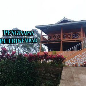 Villa Penginapan Putri Kembar Malino Exterior photo