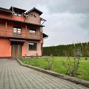 Hotel Pensiunea Floro Întorsura Buzăului Exterior photo