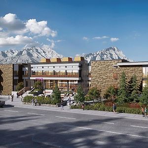 Hotel Moxy Banff Exterior photo