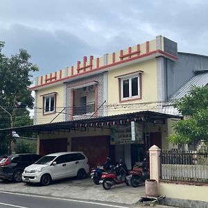 Hotel Oyo 93412 Kost Irma Syariah Parepare Exterior photo