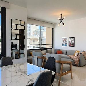 Ferienwohnung Elevated 2Br Living In Hamra Beirut Exterior photo