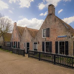 Villa Huize Moddergat! Sleeping On The Wadden Sea. Exterior photo