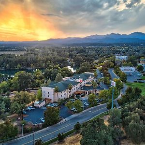 Hilton Garden Inn Redding Exterior photo