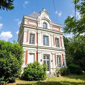 Hotel Castle Life At Saint-Benoit-La-Foret Exterior photo