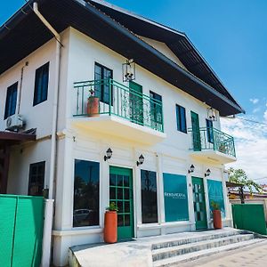 Cozy And Quirky Wolf Apartment Paramaribo Exterior photo