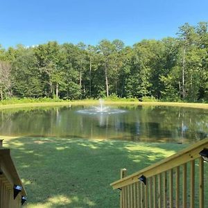 Villa Serene 1Br Cabin Near Nc Z00 With Loft & Waterview Asheboro Exterior photo