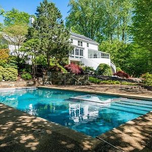 Tara Retreat: Family-Friendly Oasis With Pool, Tennis & Serene Ambiance In Potomac Exterior photo