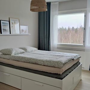 Ferienwohnung Green Getaway - Near Helsinki Vantaa Airport, Top-Floor, Free Parking & Wifi Exterior photo