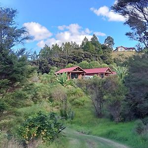 Gasthaus The Hideout Mangawhai Exterior photo