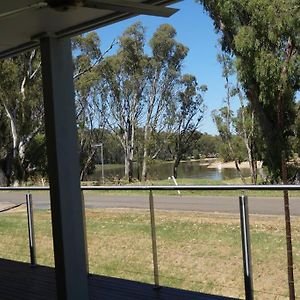 Villa River Front On Hennessy Tocumwal Exterior photo