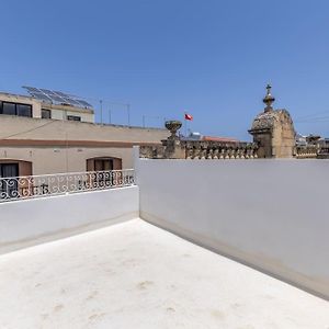 Ferienwohnung Town House In The Heart Of Luqa - Close To Malta International Airport Exterior photo