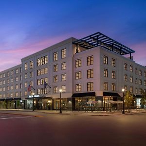 Hotel The Bradley Fort Wayne Exterior photo