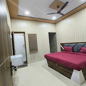 Hotel Moonsky By Bedsteller Family Rooms Agra  Exterior photo