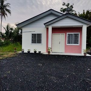 Azk Homestay Sungai Besar Exterior photo