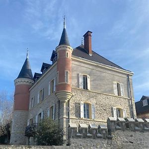 Hotel Chateau De Saint-Genix Exterior photo