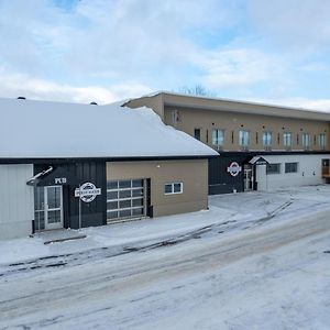 Hotel Auberge St-Alexis Saint-Raymond Exterior photo