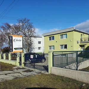 Ferienwohnung Ubytovanie Nitra - Luzianky Privat Iveta Exterior photo