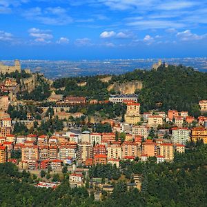 Villa La Famosa Dimora Ambasciatore San Marino Exterior photo