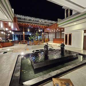 Hotel Omah Joglo Bugis Wendit Exterior photo