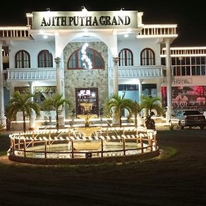 Hotel Ajith Putha Grand Madampe  Exterior photo