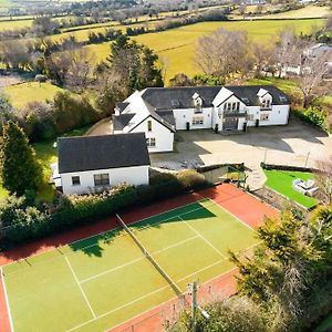 Ferienwohnung Winton Grove - For Outdoor And Tennis Enthusiasts Kilmacanoge Exterior photo