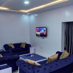 Jka 2-Bedroom Luxury Apartments Lagos Exterior photo