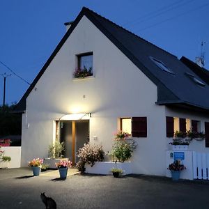 Bed and Breakfast La Chambre Évran Exterior photo