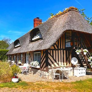 Bed and Breakfast La Romance Et La Romanesque Berville-sur-Mer Exterior photo