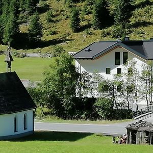 Haus Larcher Appartment St. Leonhard im Pitztal Exterior photo