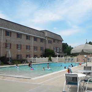 Bird-in-Hand Family Inn Exterior photo