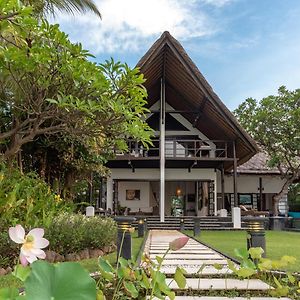 Villa Sheeba Pengastulan Exterior photo