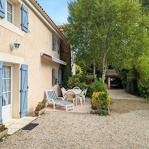 Villa Maison Familiale Avec Jardin Clos, Acces Riviere Et Wi-Fi, Proche Verdure Et Activites En Charente - Fr-1-653-117 Saint-Genis-d'Hiersac Exterior photo