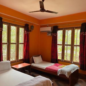 Tara Guesthouse - Sauraha,Chitwan Exterior photo