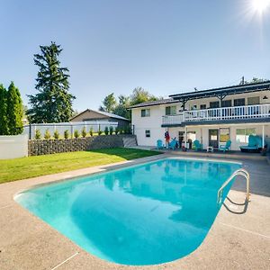 Epic Family Getaway With Pool, Game Room And Fire Pit! East Wenatchee Exterior photo