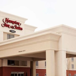 Hampton Inn & Suites By Hilton Lethbridge Exterior photo