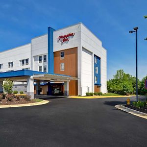 Hampton Inn Woodbridge Exterior photo