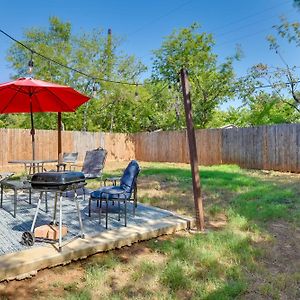 Modern Fort Worth Home With Yard About 5 Miles To Dtwn! Exterior photo