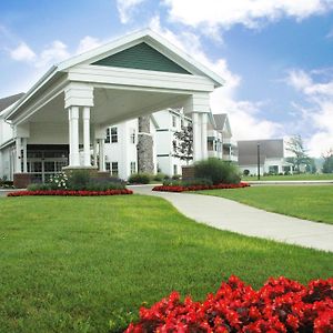 Essenhaus Inn&Conf. Center Middlebury Exterior photo