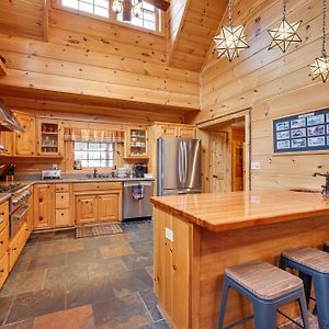 Villa Waterfront Cabin With Deck And Pool In Old Forge! Exterior photo