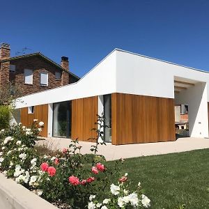 Villa Passivhaus Con Jardin En La Rioja Entrena Exterior photo