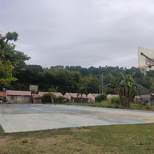 Villa Enzo'S Transient House Davao Stadt Exterior photo